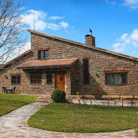 Casa Pirinea, Maello, Avila Ferienhaus