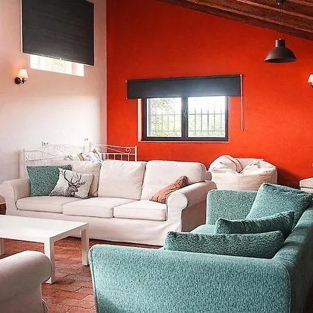 Casa Pirinea, Maello, Avila Ferienhaus